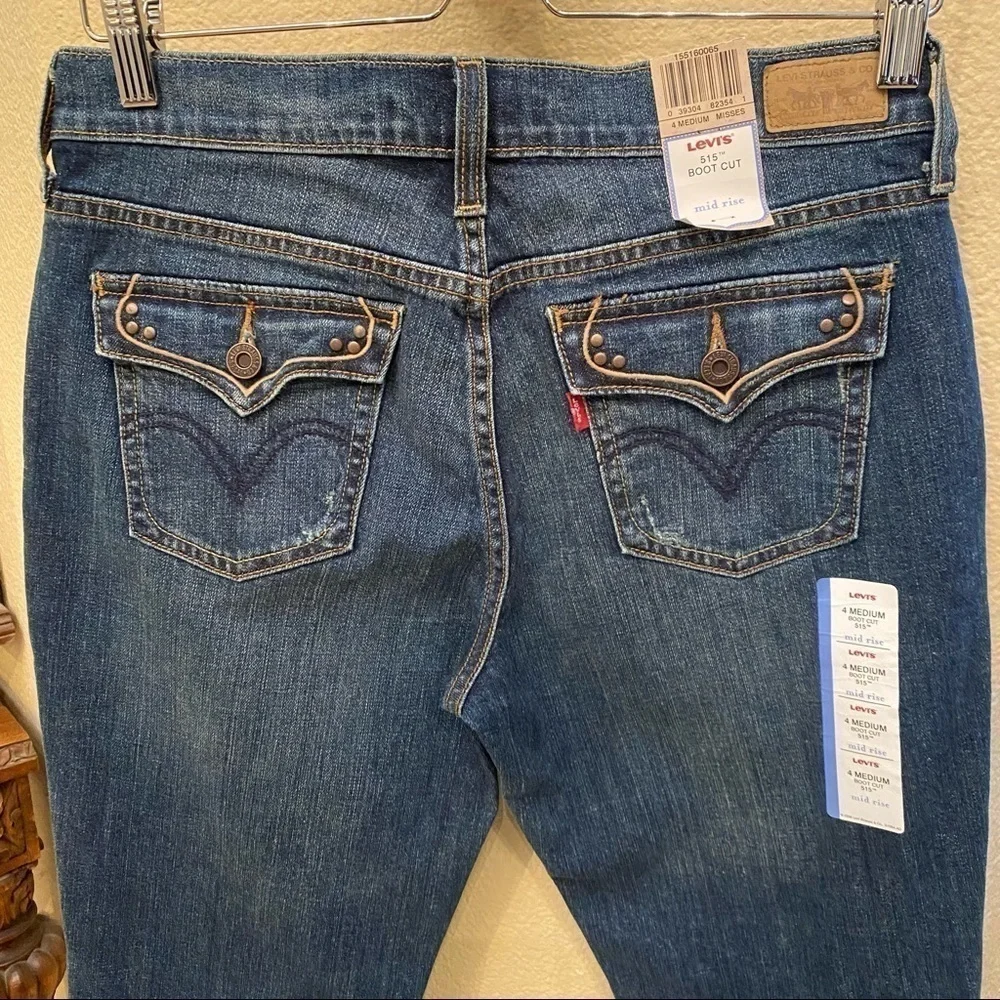 NWT~LEVI’S 515 Blue Boot Cut Mid Rise Jeans Size 4
